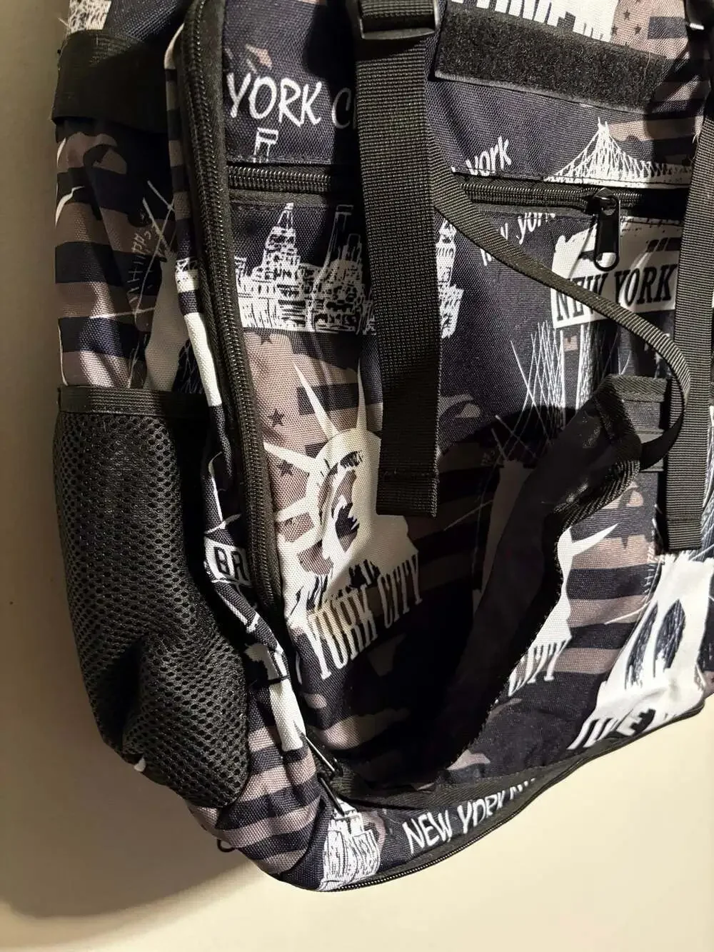 New York-themed Oppu backpack